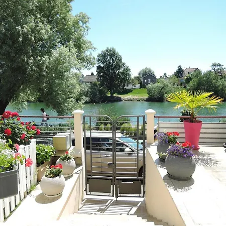 Les Pingouins De La Marne Frühstückspension 3*