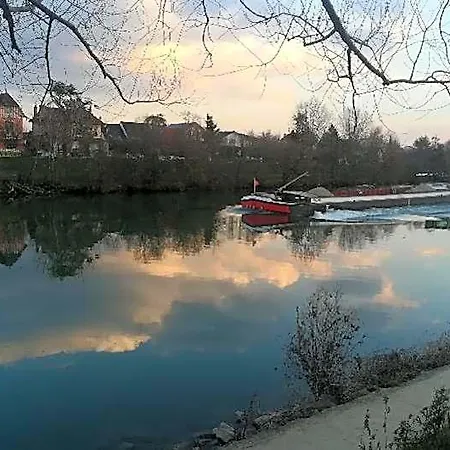 Les Pingouins De La Marne Bed and breakfast 3*