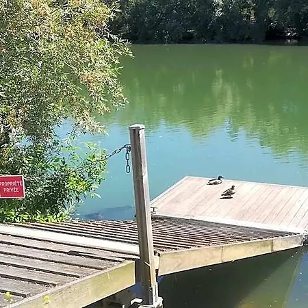 לינה וארוחת בוקר Les Pingouins De La Marne 3*