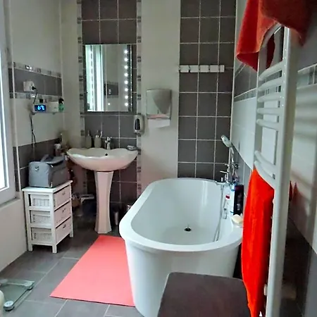 Bed & Breakfast Les Pingouins De La Marne 3*