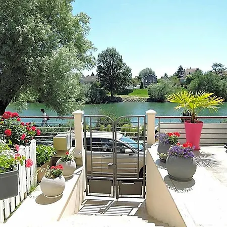 Les Pingouins De La Marne Bed and breakfast 3*
